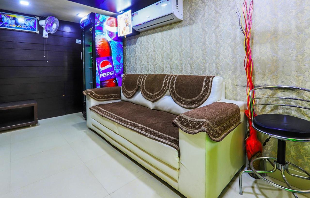 Oyo 11840 Hotel Venus 阿杰梅尔 外观 照片