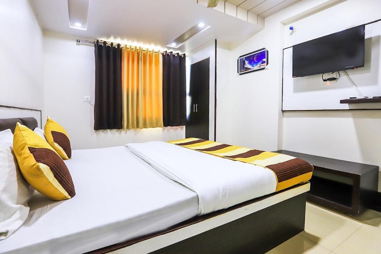 Oyo 11840 Hotel Venus 阿杰梅尔 外观 照片