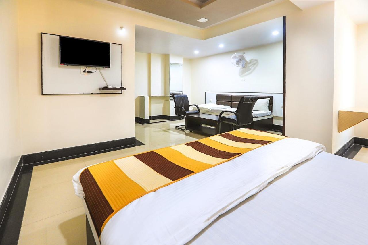 Oyo 11840 Hotel Venus 阿杰梅尔 外观 照片